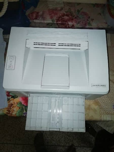 hp lezer jet printer pro M102W model for sale 1