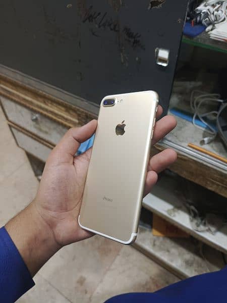 iPhone 7 plus 128gb water pack q fault nhi ha 03146155555 WhatsApp 2