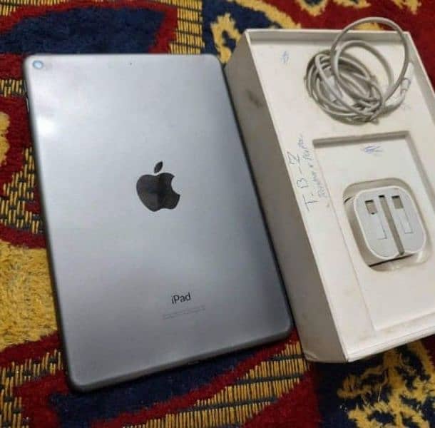 ipad mini 5 64 GB with box 03207093955 My WhatsApp 0