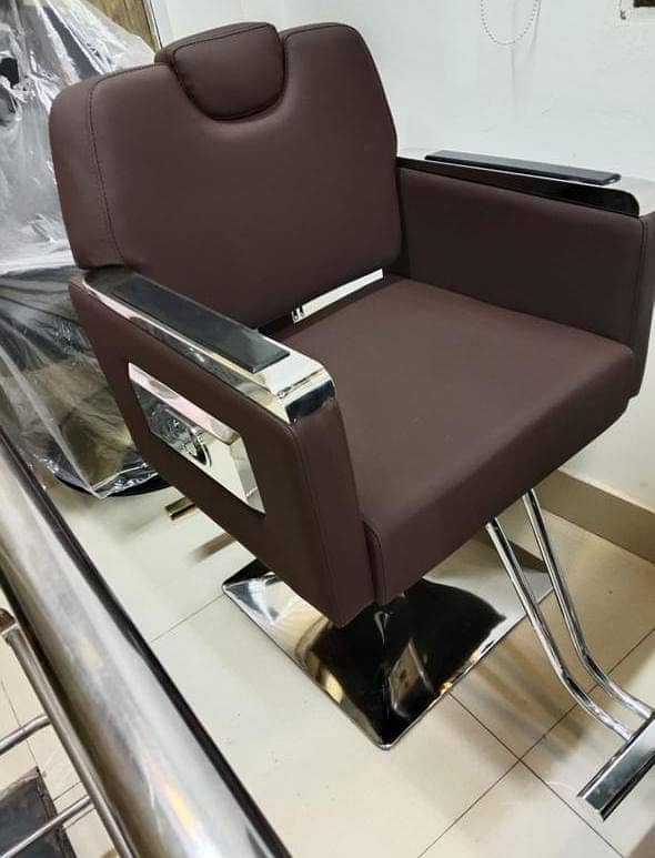 Stylish and Comfortable Saloon Chairs for Sale 5