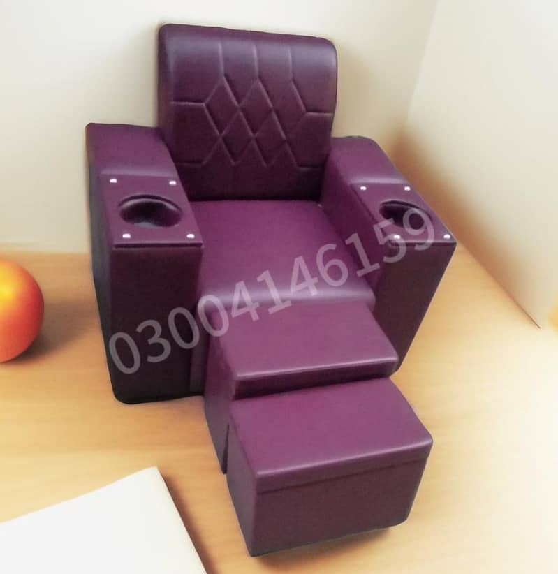 Stylish and Comfortable Saloon Chairs for Sale 10