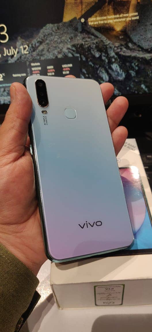 vivo y17 8/256 1