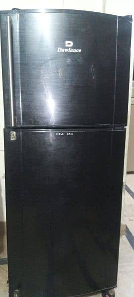 Dawlance medium size genuine fridge working condition 2