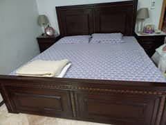wooden queen size bed in good condition