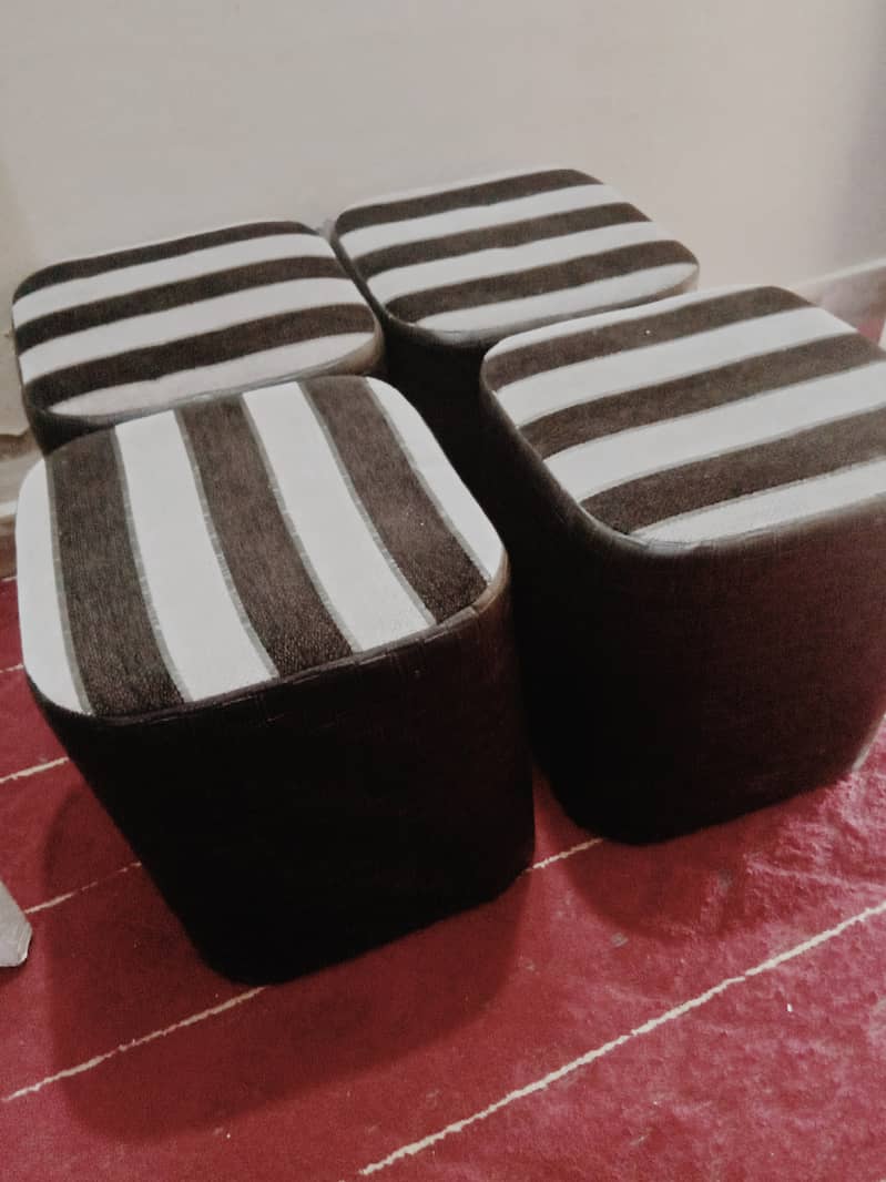 4 piece Ottoman puffy seats in 7500/- 3