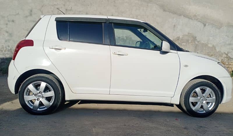 Suzuki Swift dlx  2018 3