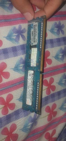 Ram 2gb 1Rx8 PC3 - 10600U - 9 - 11 - A1 HMT325U6CFR8C - H9 NO AA 1209 2