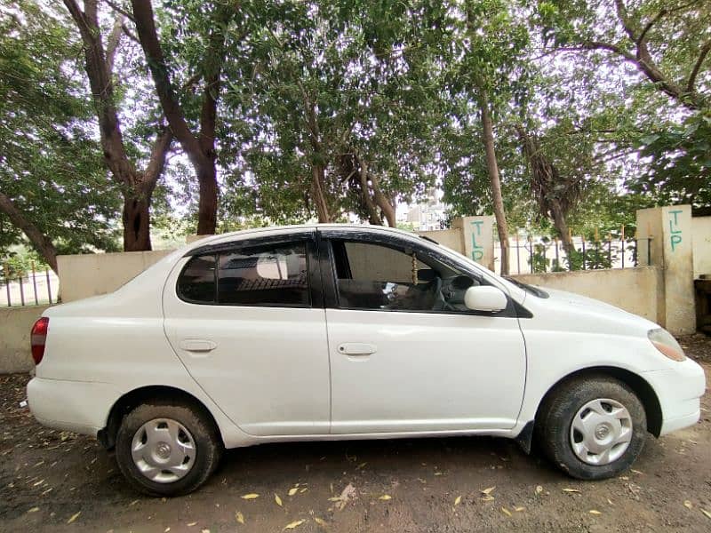 Toyota Platz 2002 1