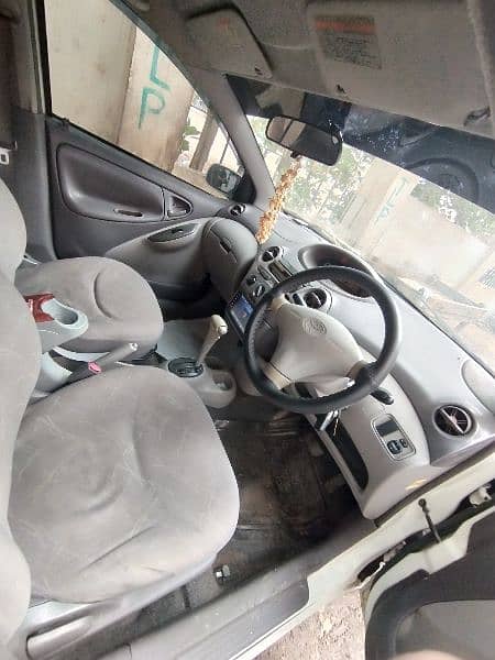 Toyota Platz 2002 6