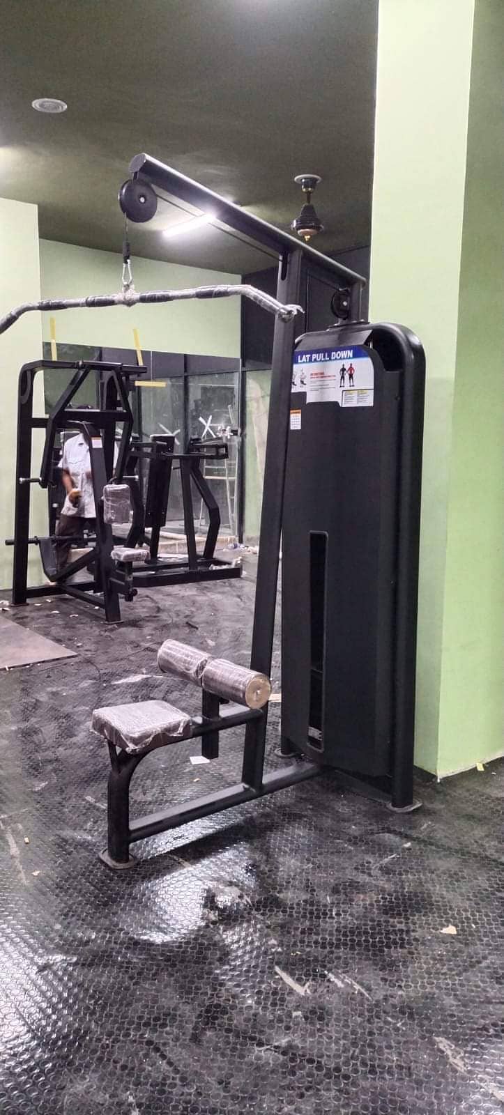 gym machines \ gym setup / gym wholsale dealer / local gym satup 5