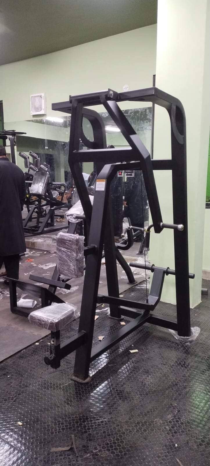 gym machines \ gym setup / gym wholsale dealer / local gym satup 11