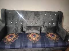 5 seater sofa for seal urjent