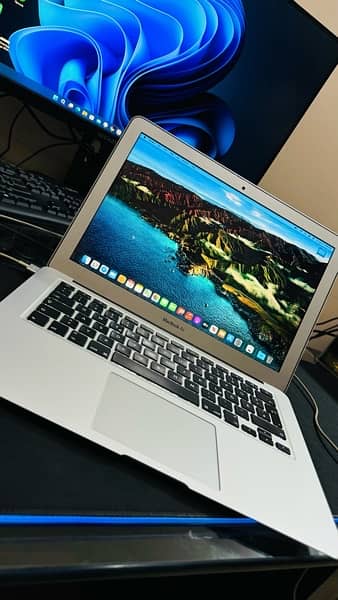 Macbook Air 2013 8/128 0