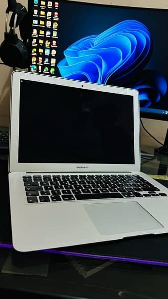 Macbook Air 2013 8/128 4