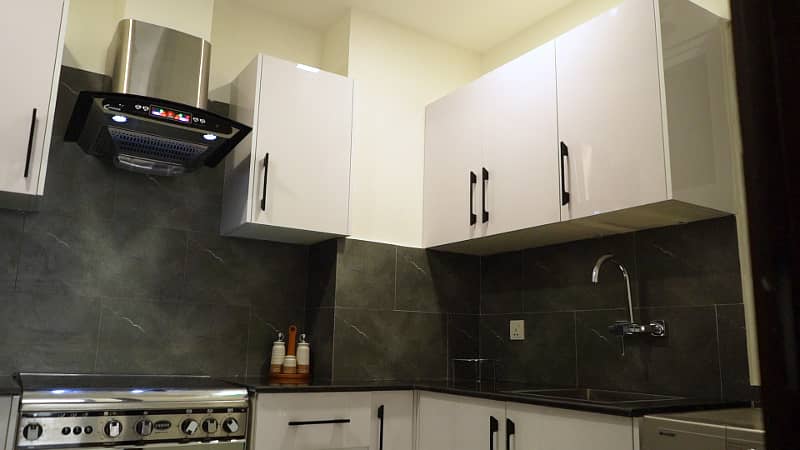 Luxurious 2-Bed Apartment in Gulberg III Block L - Easy Installments Available- Owner is Needy! 28