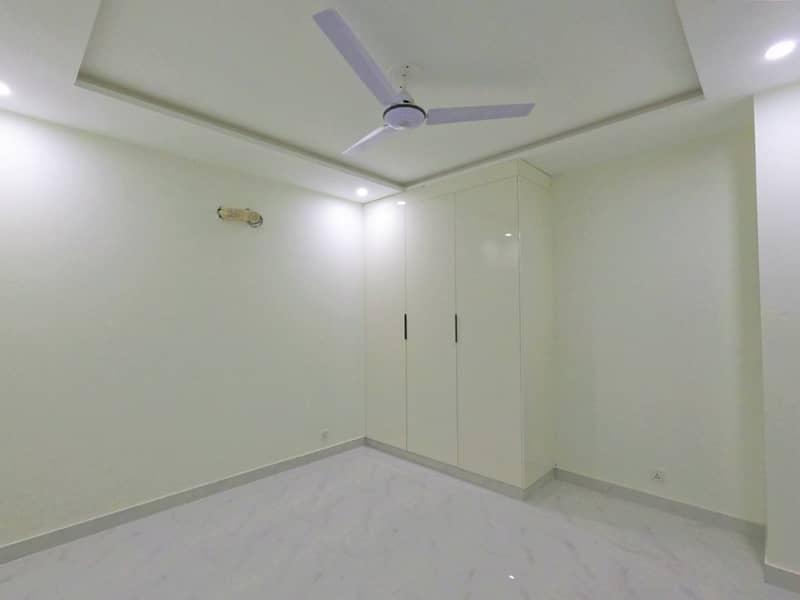 Luxury Living In Prime Location - Affordable 1 Bed Apartment In Landbreeze Society, Lahore 45