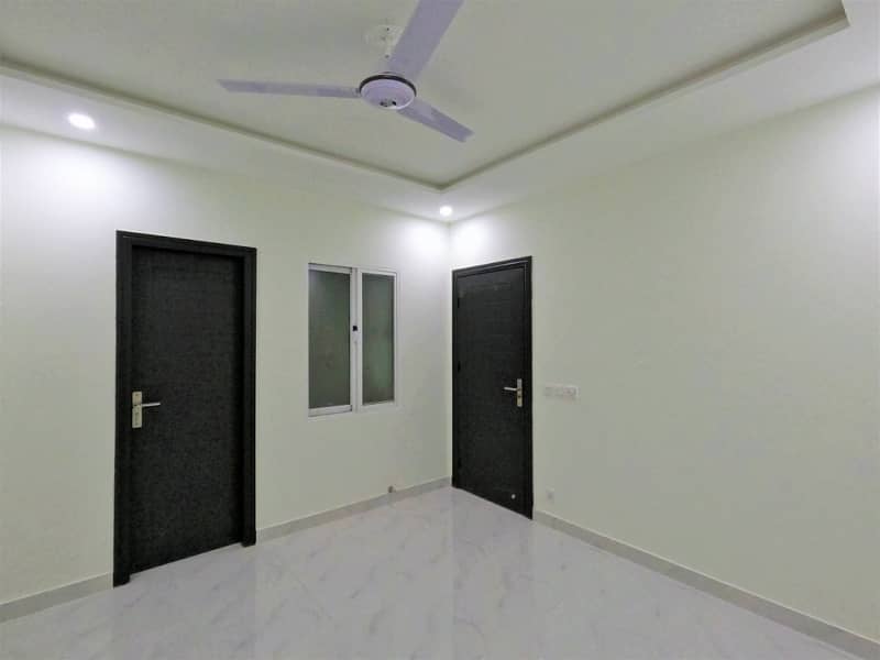 Luxury Living In Prime Location - Affordable 1 Bed Apartment In Landbreeze Society, Lahore 46