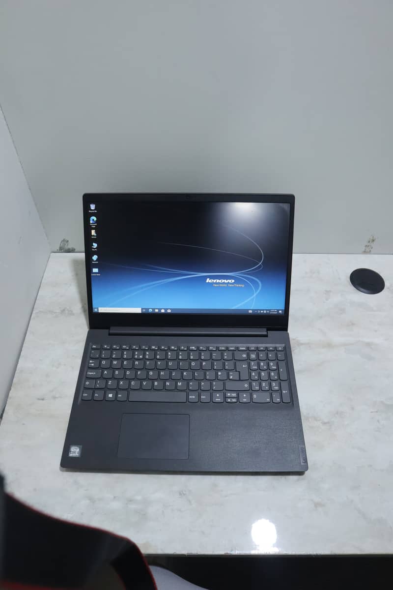 Lenovo V15 11L Core i5 10th/8/256 1