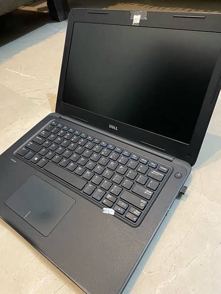 Dell Latitude 3380 | i5-7th Gen. | 8-256 SSD 0