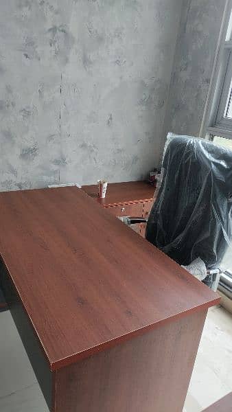 Executive Table brand new 0