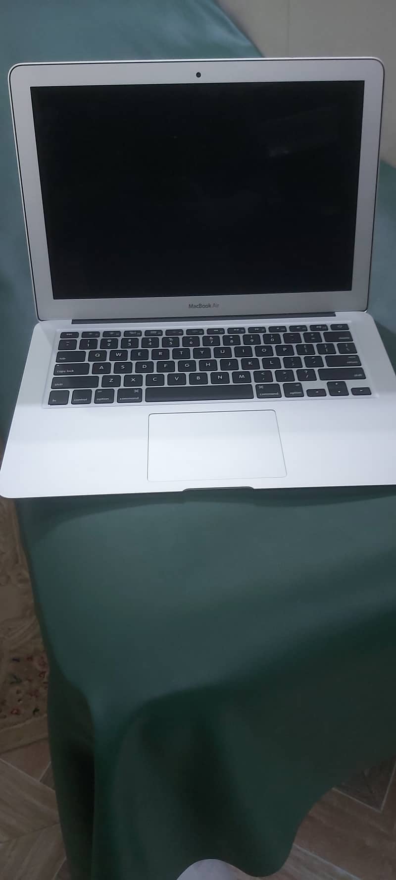 Apple MacBook (i5 5th Gen, 8GB RAM, 120GB SSD) - Excellent Condition 0