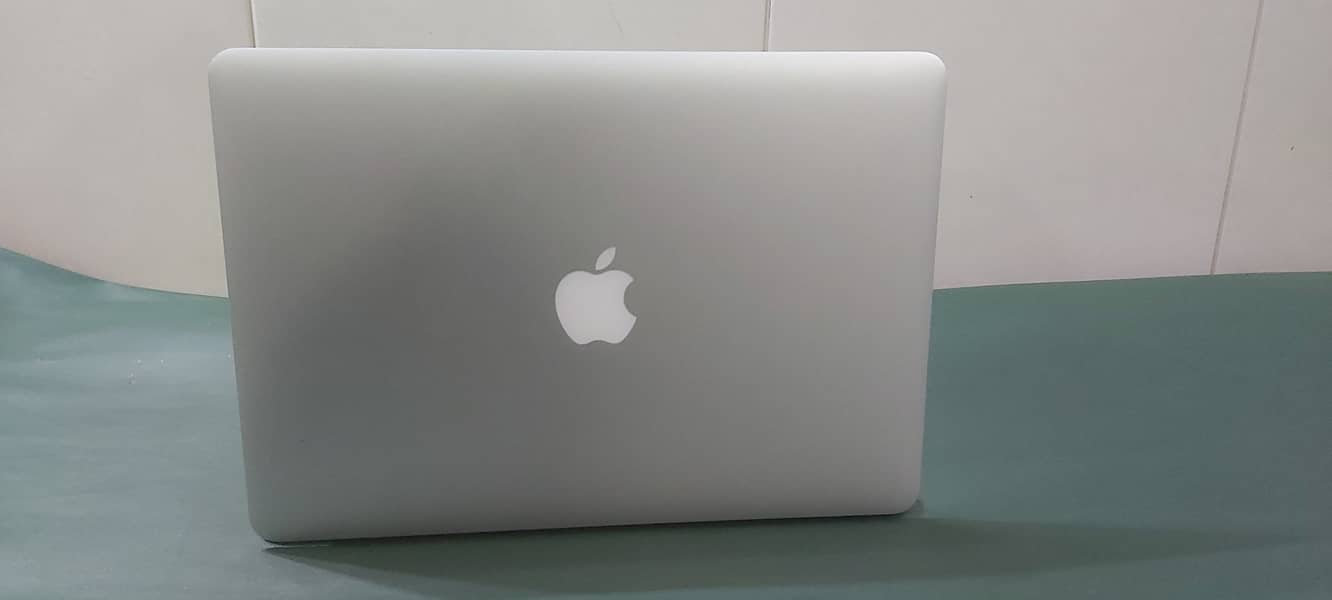 Apple MacBook (i5 5th Gen, 8GB RAM, 120GB SSD) - Excellent Condition 3