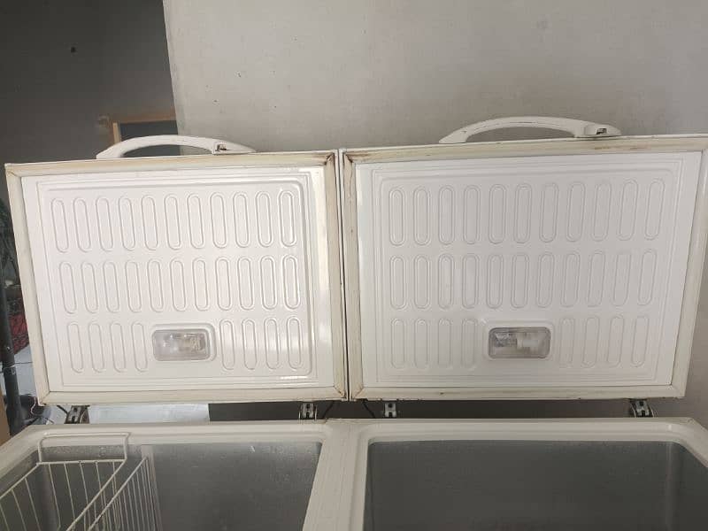 waves double door freezer 6