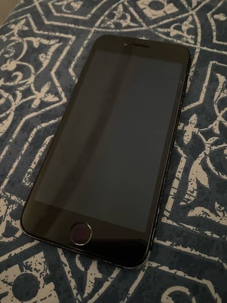 iPhone 7 128gb Black PTA Approved 1