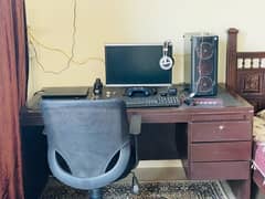 Computer / office table for sale