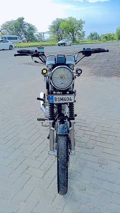 Suzuki GS 150 Model 2022