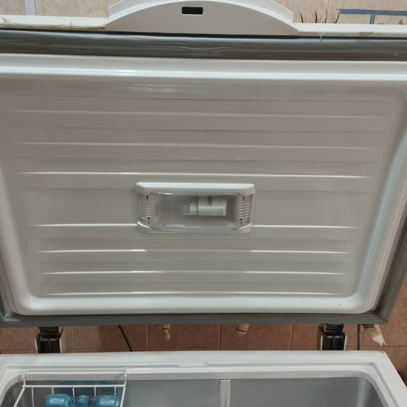 Dawlance deep freezer - Very good condition 1