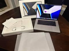 apple MacBook pro M1 apple MacBook air M1 core i7 i5