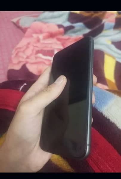 iphone 11 non PTA 3