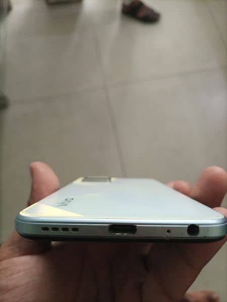 Vivo y21a in mint condition available for sale. . 2