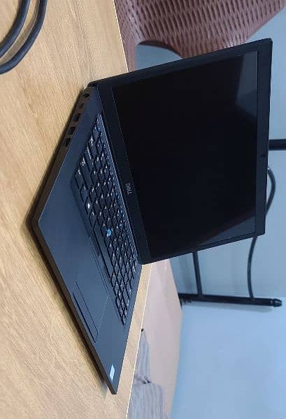 Dell 7490 i5 8th Gen 8GB / 256GB Touch 10/10 0