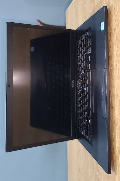 Dell 7490 i5 8th Gen 8GB / 256GB Touch 10/10 1