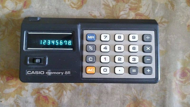 vintage calculators casio f2-casio s1-commodure- Sinclair -sanya solar 4