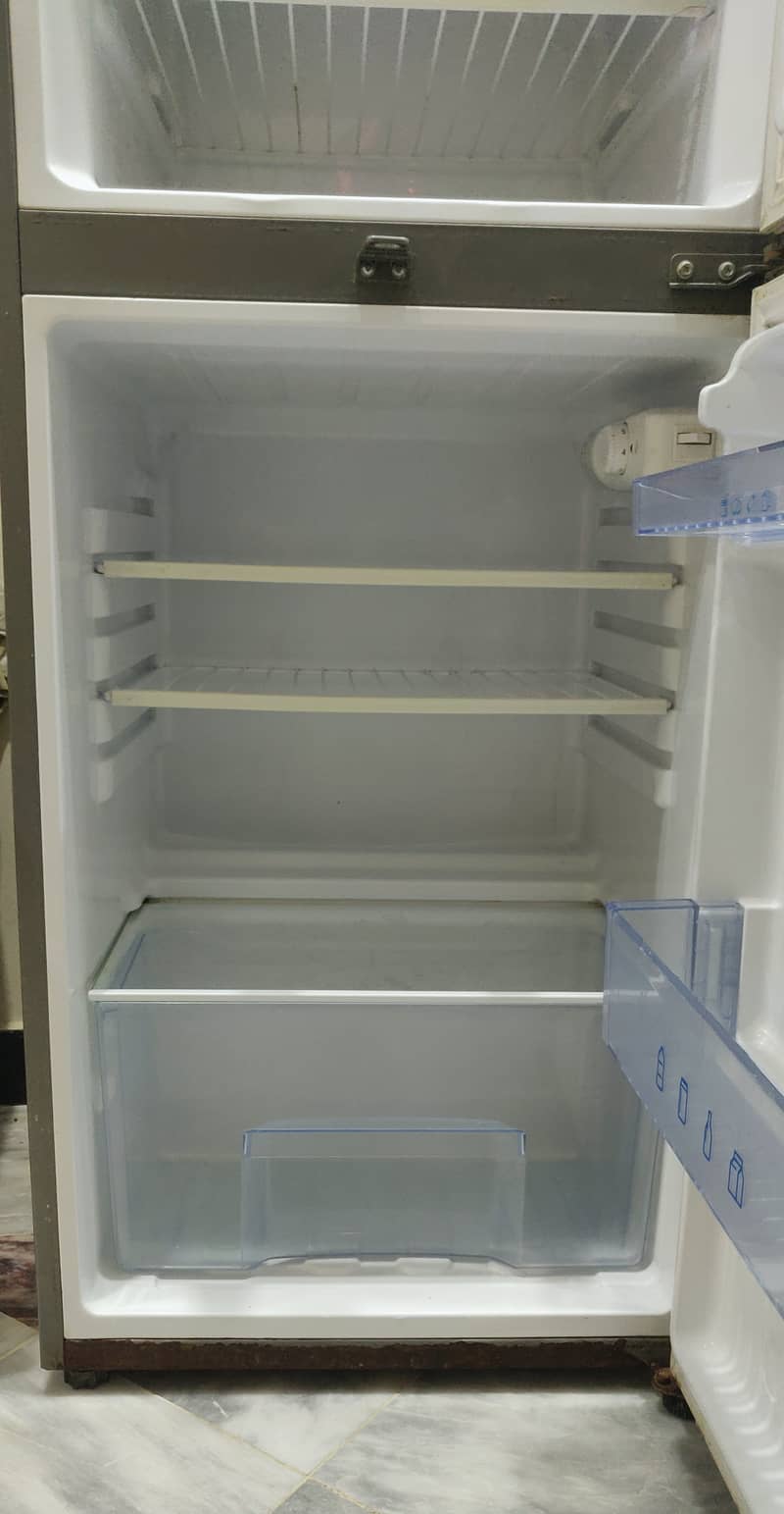 Haier Energy Efficient Refrigerator, 186 L capacity 2