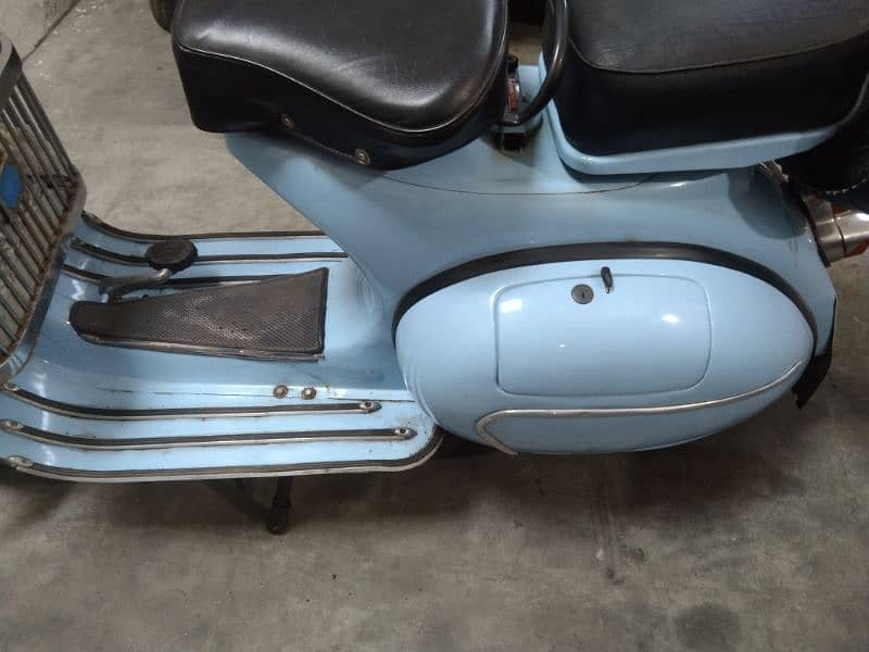 vespa scooter 3