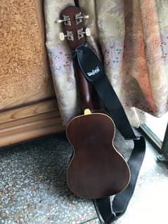 BRAND NEW Condition 10/10 ukulele concert size 22 inches