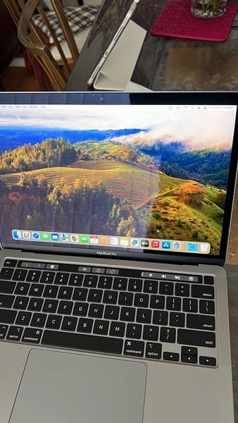 MacBook Pro 2020 8/512gb core i5 4