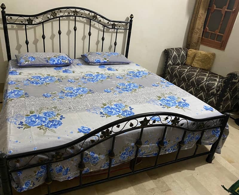 King Size Iron Bed With Dressing Table 3