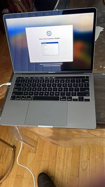 MacBook Pro 2020 8/512 corei5 1