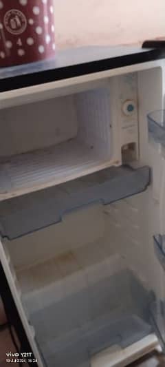 Dawlance Room refrigerator 9108 Deluxe