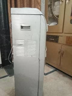 water dispenser with refrigerator