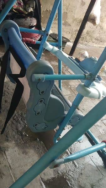 baby swing good condition kahin se khrab ni hua bilkul thek h 1