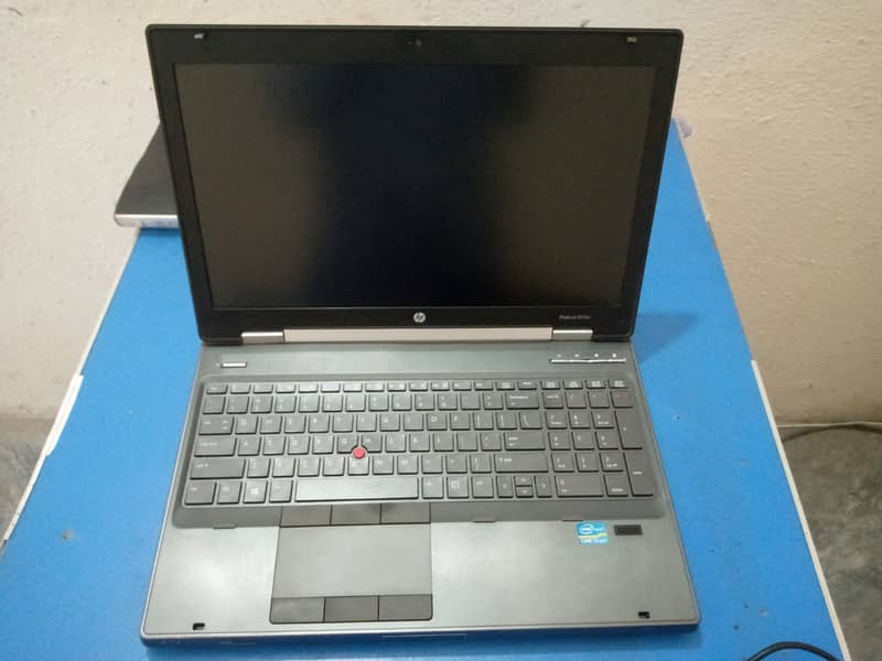 hp elitbook 8570w workstaion laptop 1