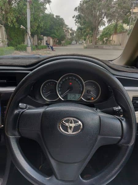 Toyota Corolla Altis 2017 6