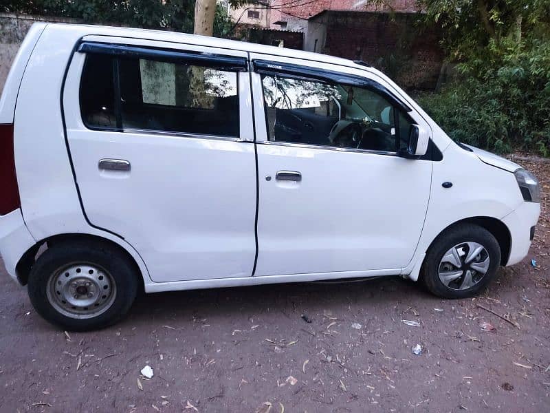 Suzuki Wagon R 2017 1