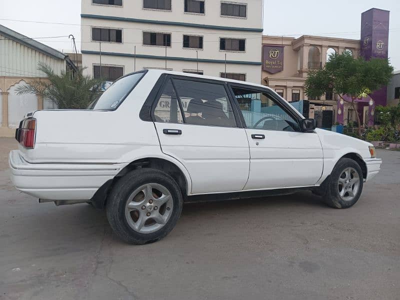 Toyota Corolla 1986 auto 6